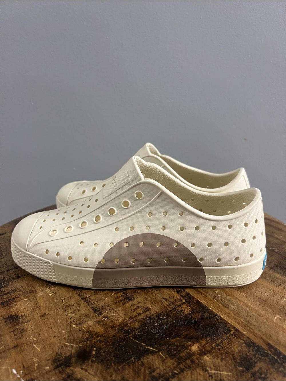 Native Jefferson Bloom slip-on sneakers, size J2-Bone White/Flax Circle